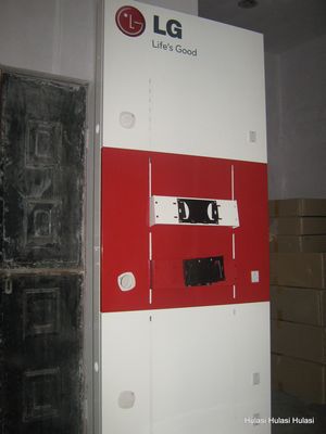 Hanut India Retail stands